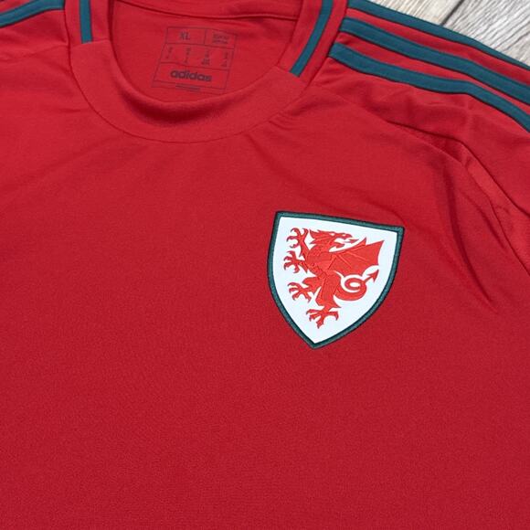 Adidas Wales 2024 Home Soccer Jersey Men's Size XL IQ2430 - Picture 2 of 8
